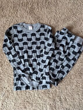 Hanna Andersson Grey and Black Cat Print Pajama Set